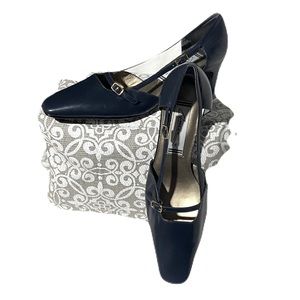 Caressa Navy Blue Pumps with Buckle